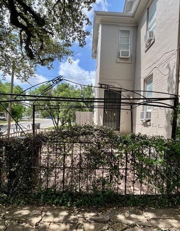 424 E Ashby Pl Unit 4 — photo 3