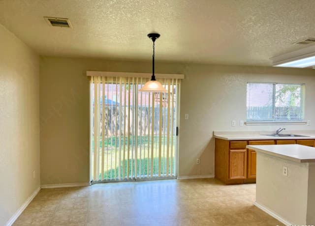 11005 Crystal Plain — photo 5