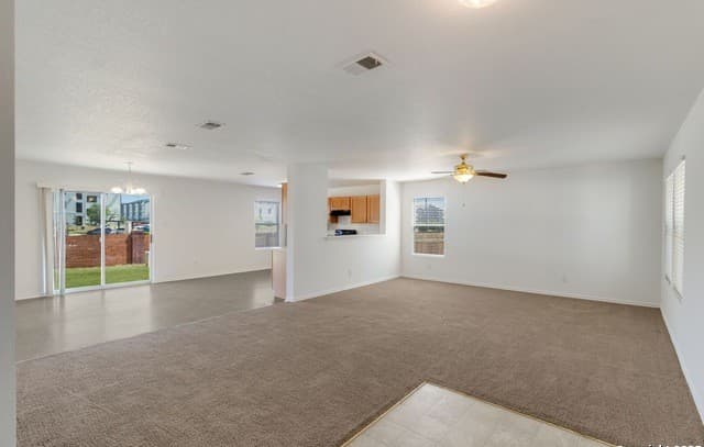 9423 Maraval — photo 3