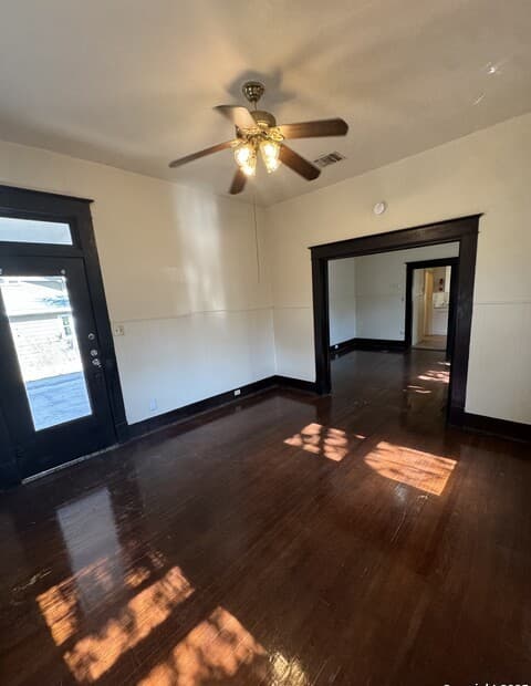 3-bedroom rental at 262 Orchard in San Antonio, TX — photo 3