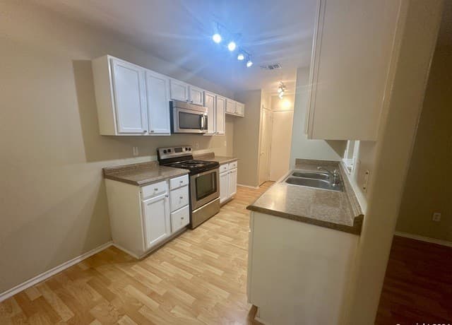 6050 Bantry Bay — photo 4