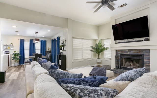 647 River Village — photo 1