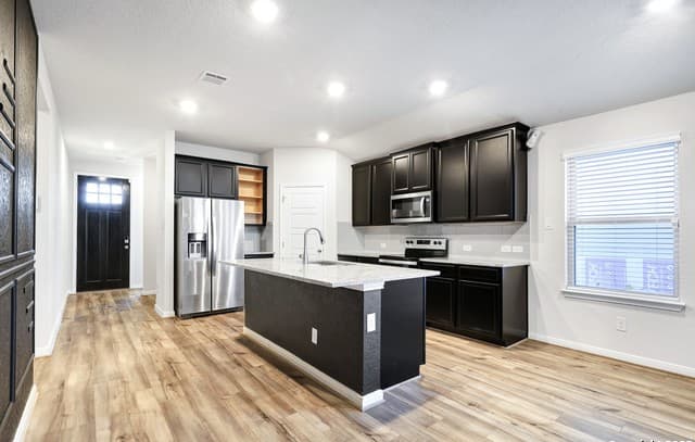 9634 Alisa Brooke — photo 4