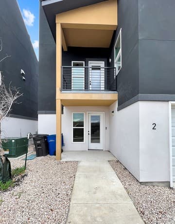 100 Lewis St Unit 2 — photo 2