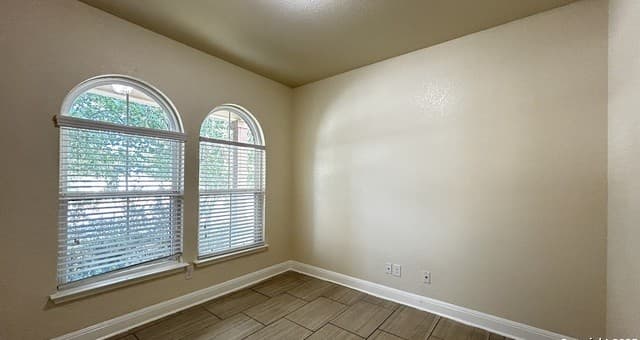 5703 Sweetwater Way — photo 2