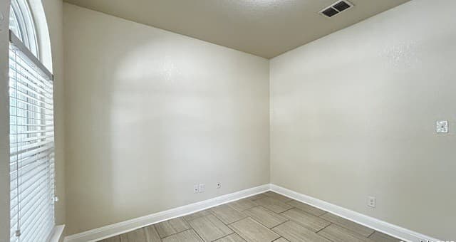 5703 Sweetwater Way — photo 3