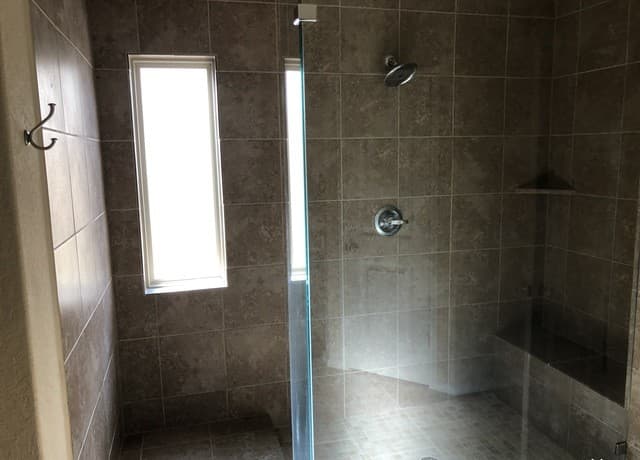 522 Fort Apache — photo 5