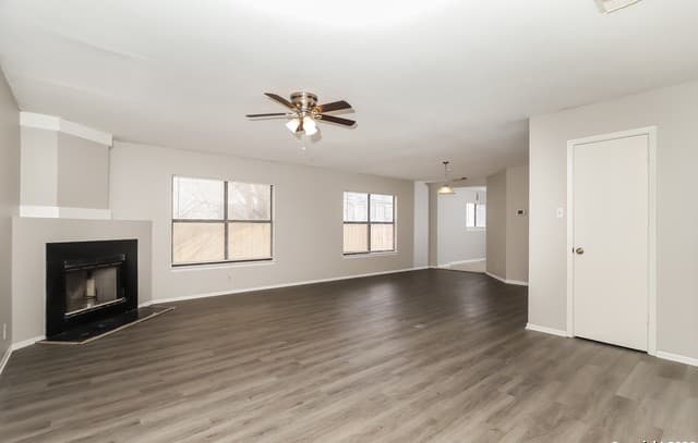 9030 Fabens — photo 5