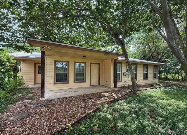 3-bedroom rental at 3339 Marion in Marion, TX — photo 1