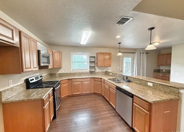 3-bedroom rental at 3339 Marion in Marion, TX — photo 5