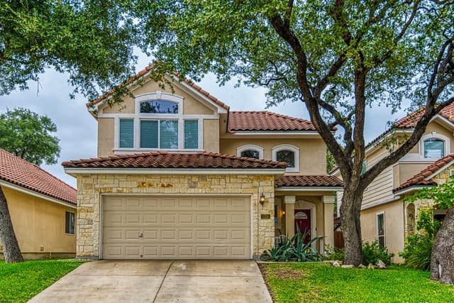 8439 Blackstone Cove — photo 2