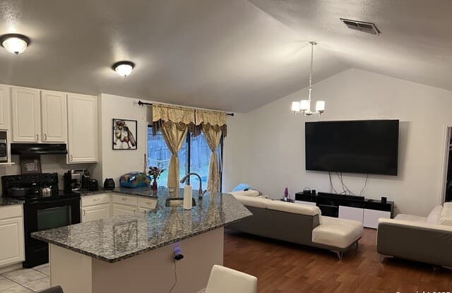 6011 Forest Rdg — photo 4