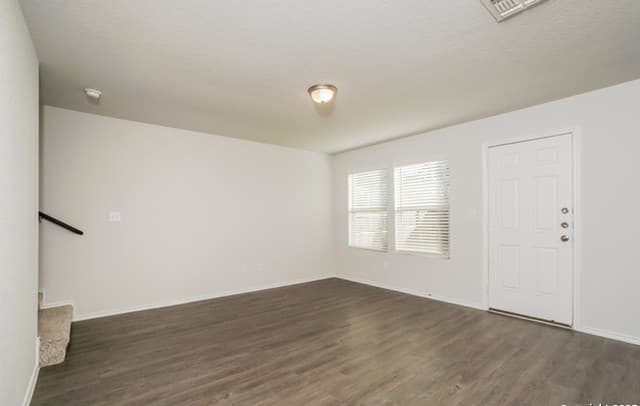 9402 Somers Bend — photo 2