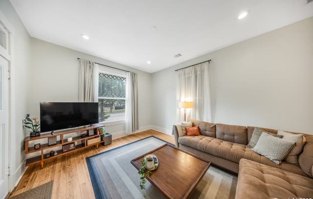 509 W Mistletoe Ave — photo 4