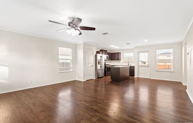 14716 Hooded Merganser — photo 2