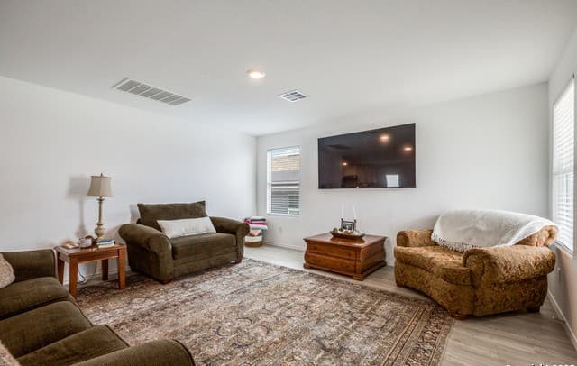 5223 Hornbeck — photo 2