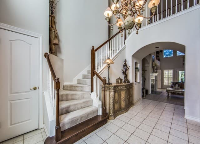 643 Hillsong — photo 3