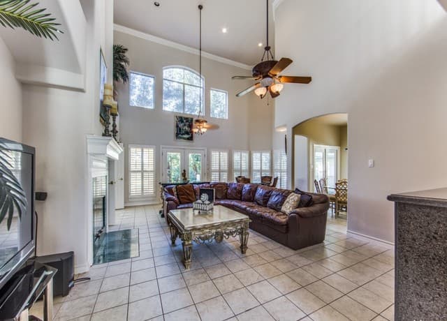 643 Hillsong — photo 4