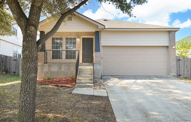 10374 Oakwood Crest — photo 1