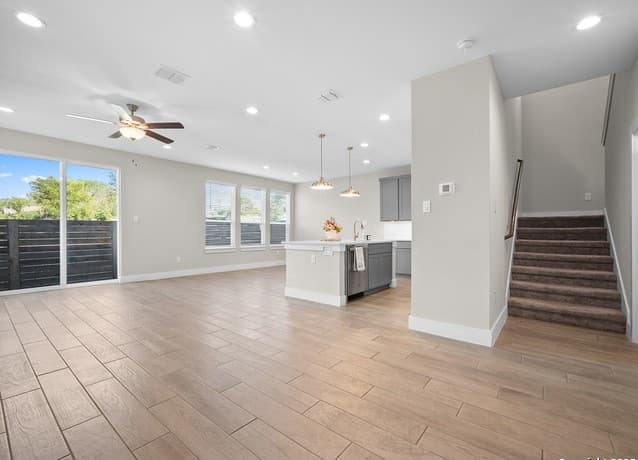 1511 E Sandalwood Ln #10 — photo 4