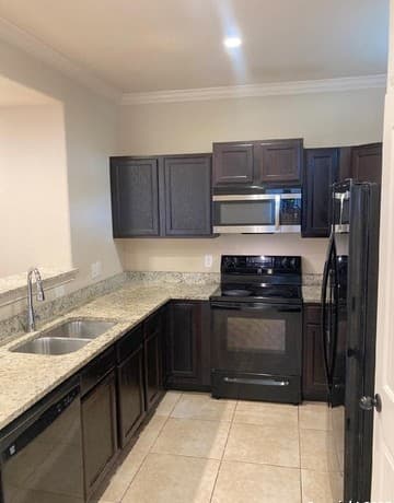 7030 Lakeview Unit 102 — photo 3