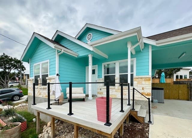 1285 Live Oak — photo 2