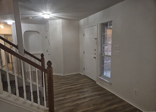 10602 Fairlong — photo 3