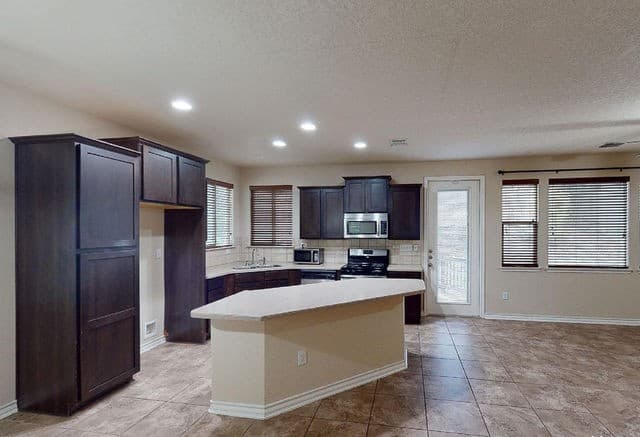 1239 Tweed Willow — photo 2