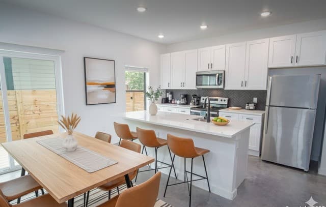 122 S Walters St. — photo 2