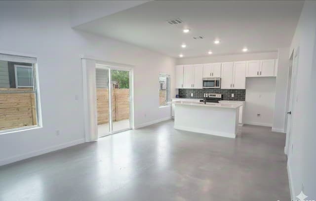 122 S Walters St. — photo 3