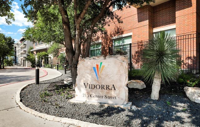 215 N Center St Unit APT 307 — photo 2