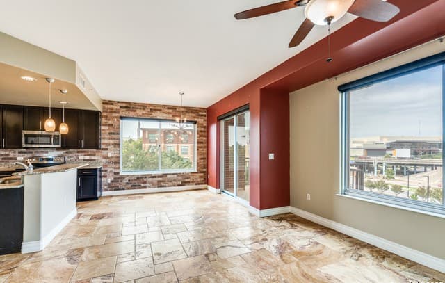 215 N Center St Unit APT 307 — photo 3