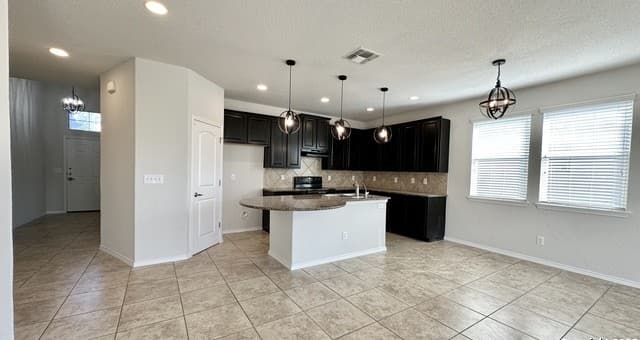 1819 Marufo Vega — photo 1