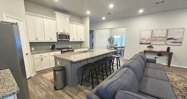 9304 Aggie — photo 2