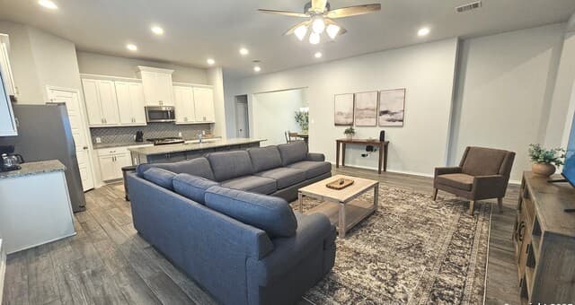 9304 Aggie — photo 3