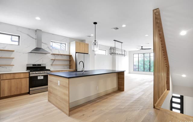 218 Pinckney Unit 101