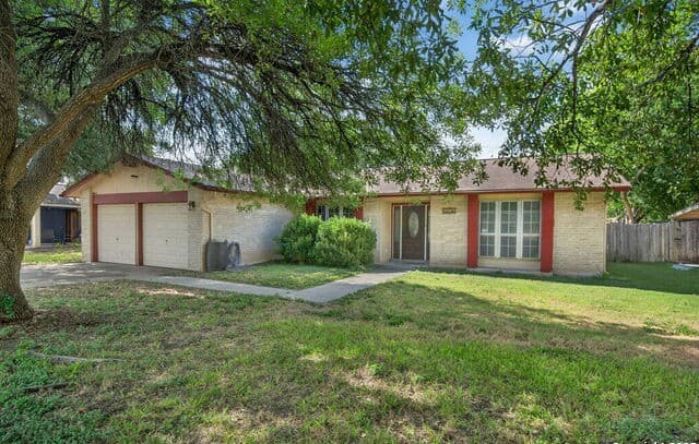 6606 Courtyard — photo 2