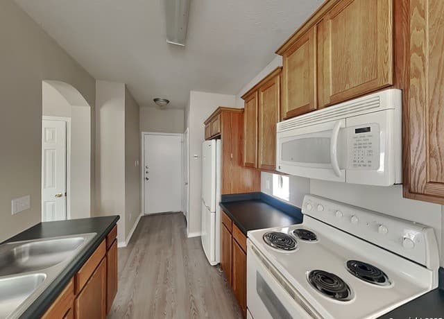 1250 Nicholas — photo 3