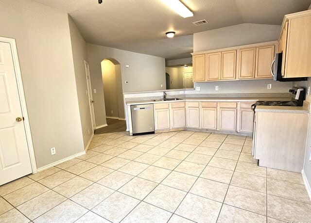 3321 Whisper Bluff — photo 3