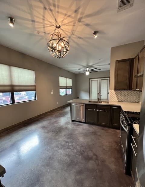 1542 N Alamo Unit 104 — photo 4