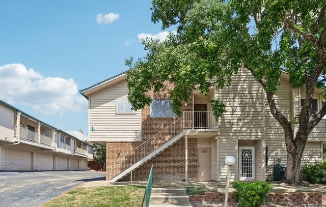 349 Harmony Ct Unit 349 — photo 2