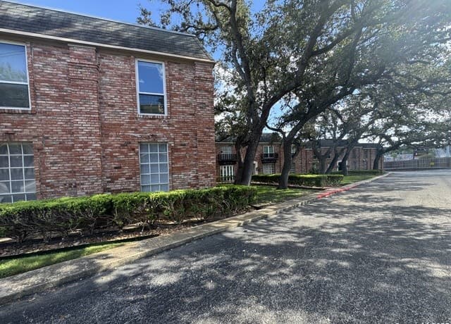 7500 Callaghan Unit APT 254 — photo 4