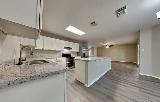 9018 Woburn — photo 4