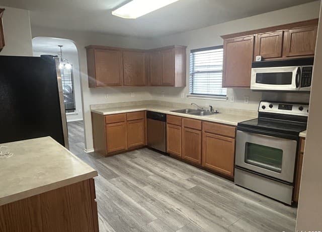 307 Lucille — photo 2