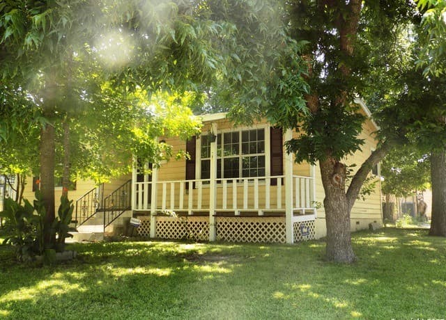 636 W Norwood — photo 2