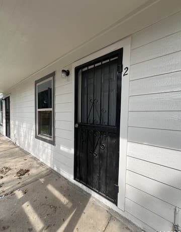 1723 W Mayfield Blvd Unit 2 — photo 2