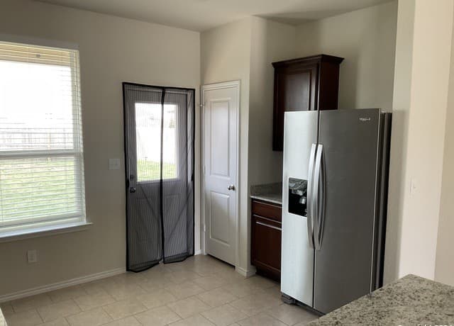 10606 Rayburn — photo 4