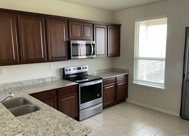 10606 Rayburn — photo 5