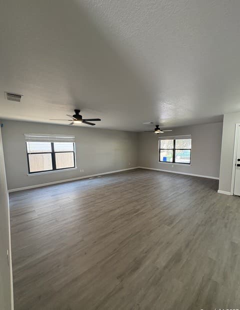 8110 Stagwood — photo 3