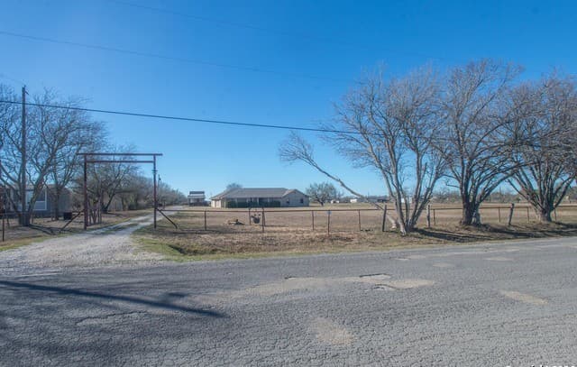 930 County Road 2720